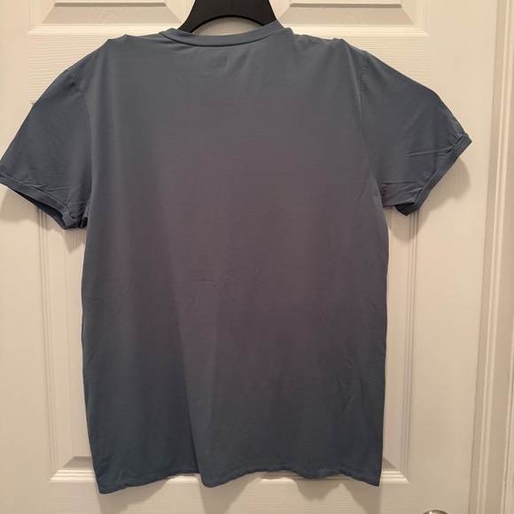 Track & Field Men's T-Shirt Size L Gray/Blue Print Short Sleeve Athletic Tee - Picture 5 of 9